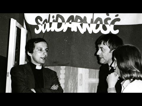 fragment filmu W Imię Prawdy - rozmowa Adama Macedońskiego z księdzem Tadeuszem Isakowiczem Zaleskim