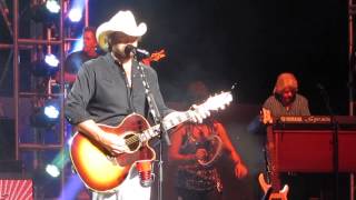 Toby Keith Chicago &#39;Drinks After Work&#39;