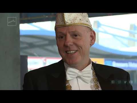 Prins Etienne d'n Irste, Onze Hoogheid! - KruikenTv