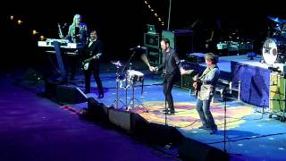 Ringo Starr live in Rome july 4th 2011 solo drum front stage magic.MOV