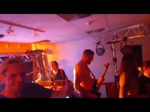 Strange Bones/Calva Louise -9 Lives