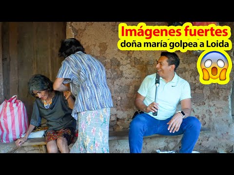 Graphic images: Doña María pays Loida in front of waitresses – Mendoza Editions