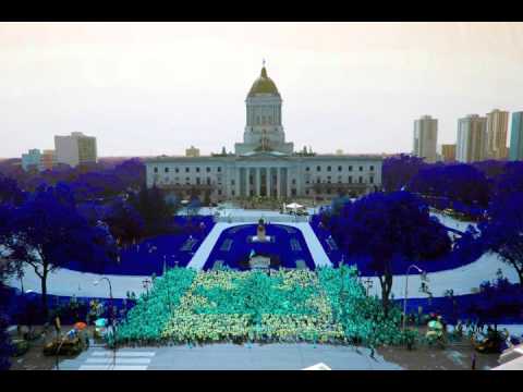 Trick Your Brain:  Black and White Photo Turns to Color