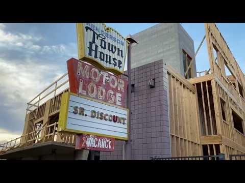 Henderson Town House Motor Lodge in Water Street District