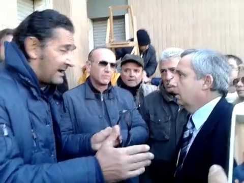 Il sindaco Mongelli incontra i lavoratori del Don Uva Foggia.mp4