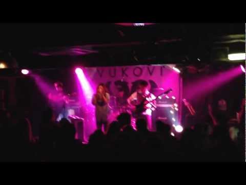 Vukovi - Thick Skinned (Live)