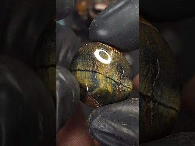 حجر عين النمر طبيعي تحفة للاقتناء او الاهداء