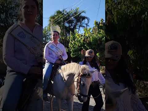 Reina De Las Fiestas Patronales De Azacualpa En La Cabalgata En Azacualpa