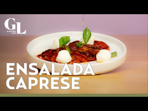 Ensalada caprese con jitomate bola en rodajas; receta sencilla pero muy rica