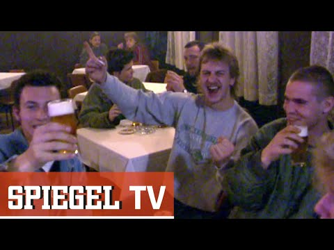 Sekt, Bier und die "Bonner Ultras": Die Nacht des 9. November 1989 | SPIEGEL TV