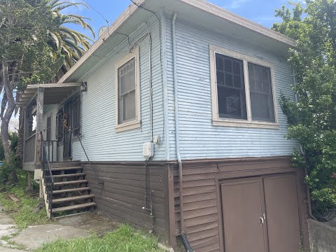 Cozy 1 Bedroom 1 Bathroom Apartment property video