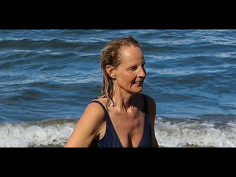 Helen Hunt, 62 , Shows Her Huge Size in New Photos and Stuns Fans
