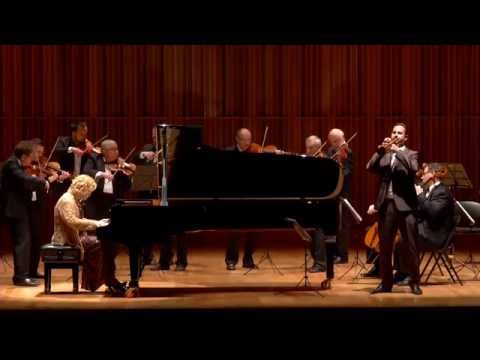 Gulsin Onay: Shostakovich Piano Concerto no.1