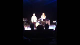 Jens Hult -  Precis som du vill (cover av Matilda och Emma)