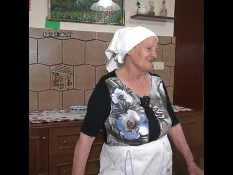 Cuddure di pane, Nonna Carmela le prepara per noi con il forno a legna