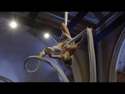 Lélegzetelállító AKROBATIKUS produkció – Kérje rendezvényére! | Christal Agency