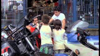 Tves - En Sabana Grande Siempre es de Día