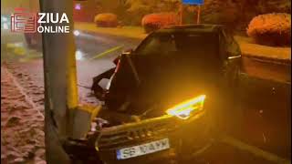 A intrat cu mașina direct în stâlp - Șoferița are 21 de ani și e din Șelimbăr 1 video