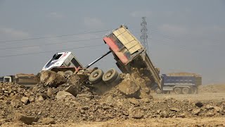 Download lagu Incredible Dump Truck unloading accident overturned recovery by wheel loader and Excavator mp3