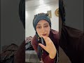 Türbanlı Siyah Çoraplı Ayakları
