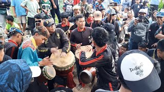 Download lagu Dogdog 4 bikin nayaga pada kesurupan cuta muda Cipulus mp3 Download lagu Dogdog 4 bikin nayaga pada kesurupan cuta muda Cipulus mp3