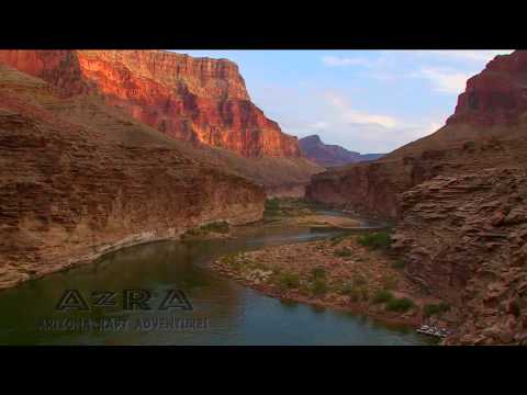 アリゾナ ラフト アドベンチャーでグランド キャニオンのコロラド川をラフティング