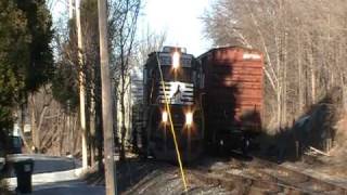 preview picture of video 'Norfolk Southern at Greycourt Junction, New York'