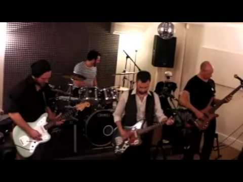 Peerless Pirates - Theme From The Munsters