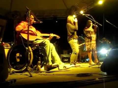 Na Batida Do Silêncio - Banda Surdodum