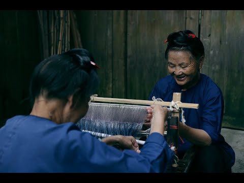 DEYI 德逸 ATELIER | Cotton fabric weaving process by Dong artisans
