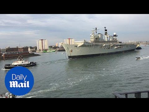 HMS Illustrious leaves Portsmouth for the last time - Daily Mail