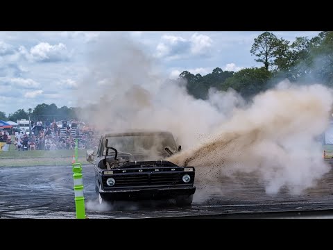 ww rumble at the ranch Rat rod v Hot rod burnout contest FORD TRUCK EXPLODES !!!