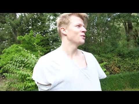 Hoe moet je plassen zonder armen? #shorts