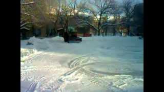 preview picture of video 'Танцующий трактор на льду Северск Украина'
