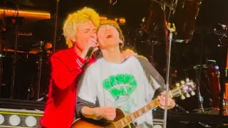 GREEN DAY - Good Riddance (K Arena Yokohama 2025-02-26 w/audience member on guitar)