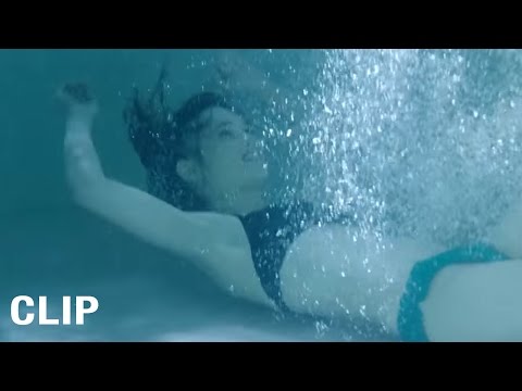 ALASKA: Clip dal film - La piscina