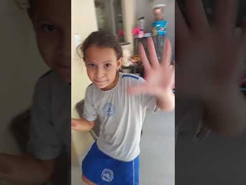 olá meu nome é Isis Alves Dantas e esse é o meu primeiro vídeo