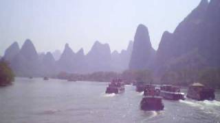 preview picture of video 'Along the Li river, Guangxi, China'