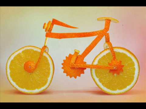 download lagu mp3 mp4 Donald Un Verano Naranja, download lagu Donald Un Verano Naranja gratis, unduh video klip Donald Un Verano Naranja