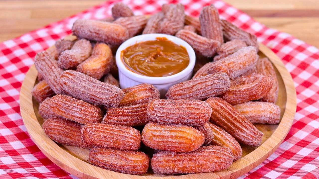 CHURROS CASEIROS CROCANTE POR FORA E MACIO POR DENTRO! | RECEITA DE CHURROS FÁCIL E DELICIOSA