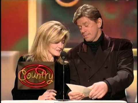 Garth Brooks wins Favorite Country Album - AMA 1996