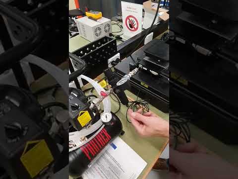 UTS Tech Lab Vibration Lab Kinetic Systems ELpF01 Bench-top Anti-Vibration Table Tutorial