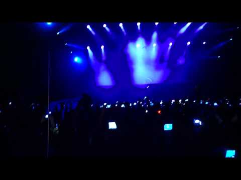 ASOT500 - Dash Berlin intro - Till the sky falls down