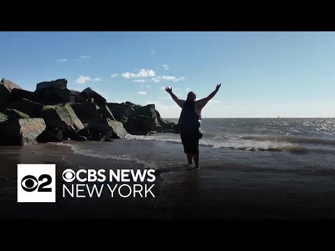 Polar Bear Plunge draws the extremely brave to Coney Island