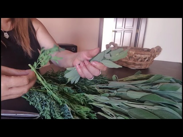 Vídeo relacionado con Salvia Blanca con Ruda 10cm Aprox. 4 Unidades Atados Salvia Apiana - Sahumerio Tradicional