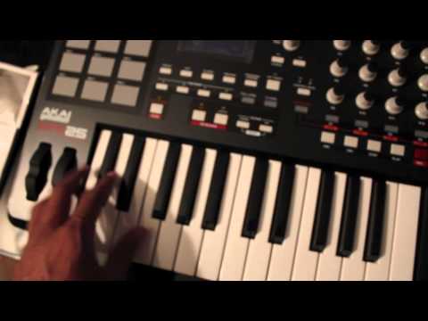 j latif unboxing of the mpk25