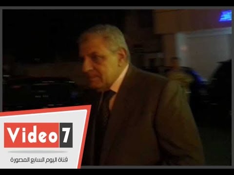 إبراهيم محلب وسناء منصور يقدمان واجب العزاء فى والد ياسمين عبدالله