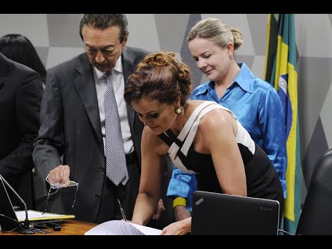 Criminalização da 'vingança pornográfica' é aprovada pela CCJ