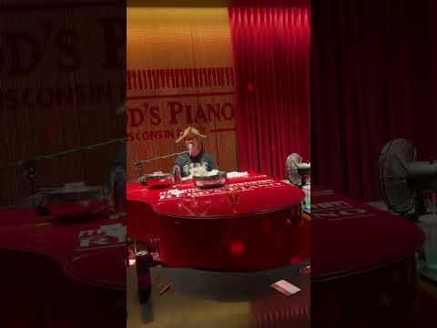 Redd's Piano Bar Video Review