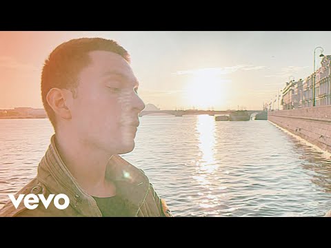 Max Viner - (Sittin' On) A Rainy Day